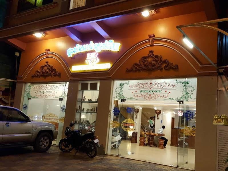Lucky 2 Guesthouse Пном Пен Екстериор снимка
